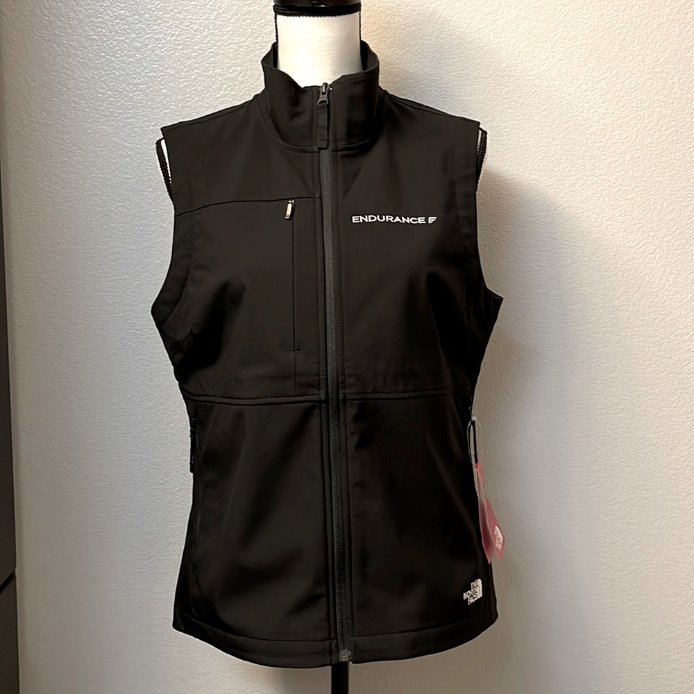 NWT!!! North Face Castle Rock Embroidered vest
